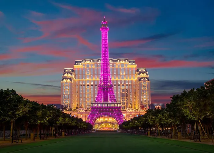 Hotel Paiza Lofts At Parisian 5*