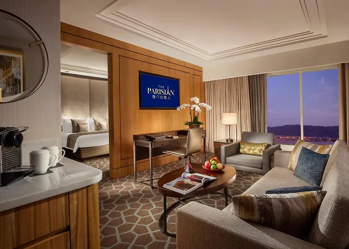 Paiza Lofts At Parisian Hotel